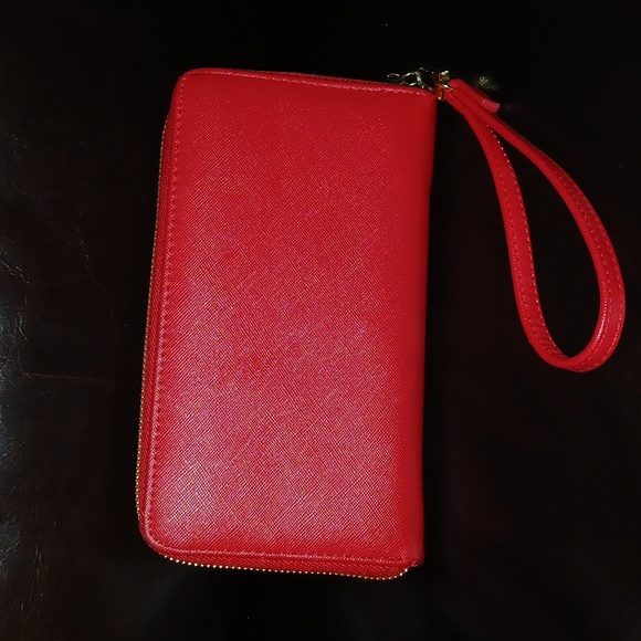 Betsey Johnson Red and Gold Bow Wristlet Wallet with Removable Strap - Picture 3 of 12